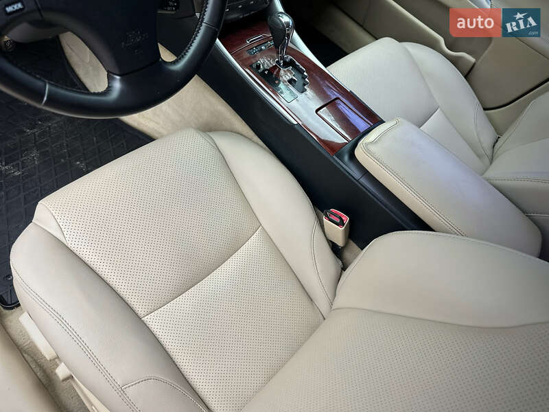Седан Lexus IS 2007 в Киеве