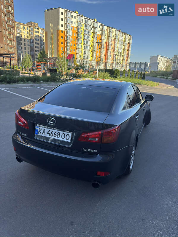 Седан Lexus IS 2005 в Чернігові