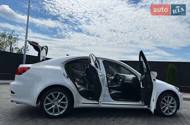 Седан Lexus IS 2013 в 