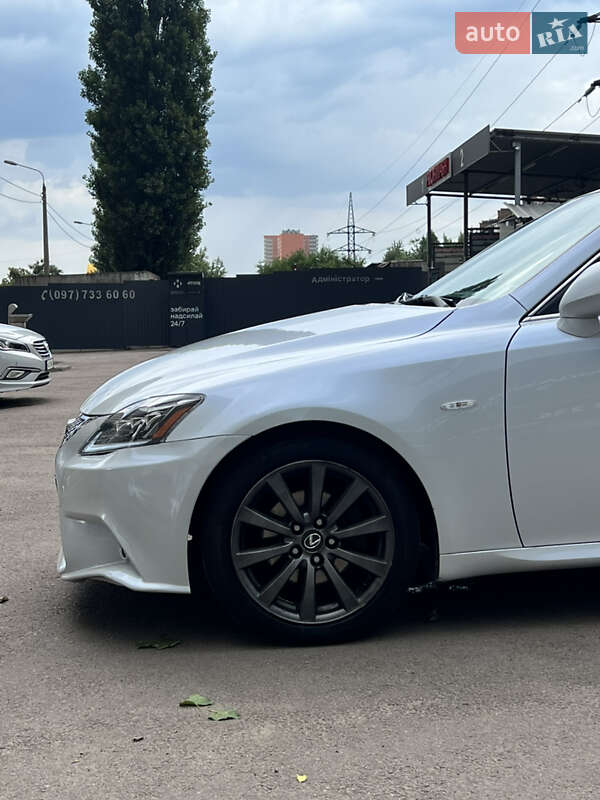 Седан Lexus IS 2008 в Киеве