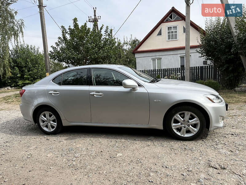 Седан Lexus IS 2008 в Умани