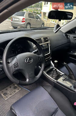 Седан Lexus IS 2005 в 