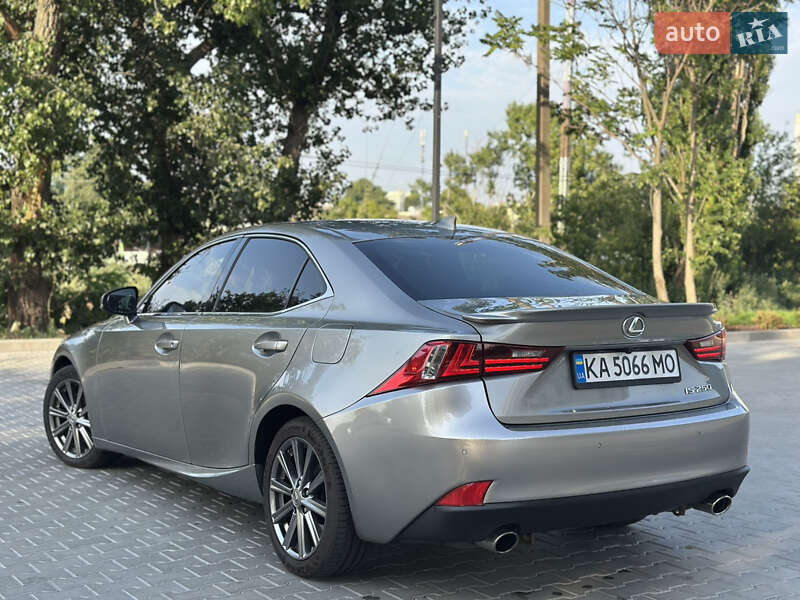 Седан Lexus IS 2014 в Кропивницком
