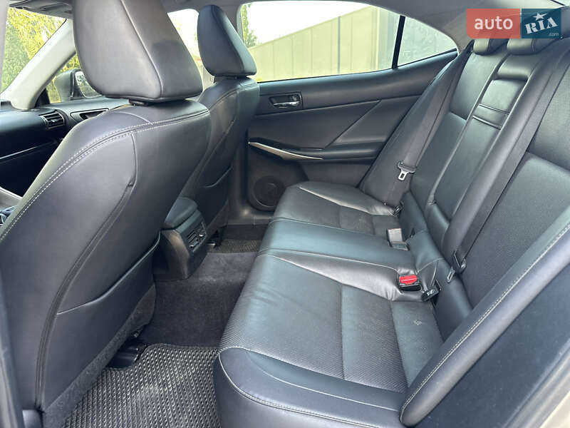 Седан Lexus IS 2014 в Кропивницком