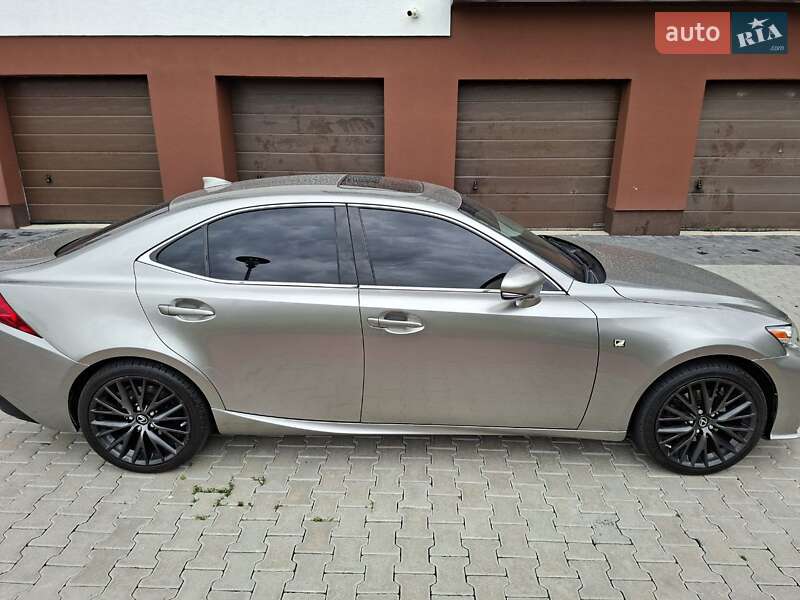 Седан Lexus IS 2013 в Ивано-Франковске