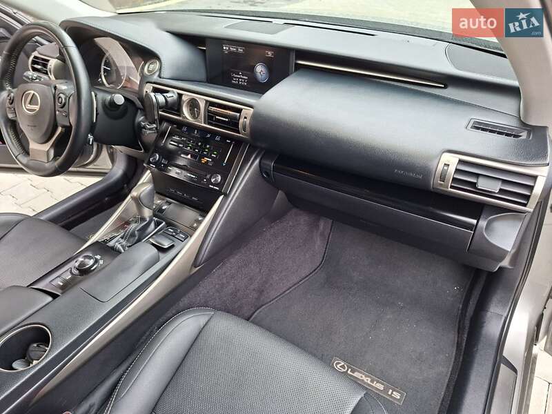 Седан Lexus IS 2013 в Ивано-Франковске