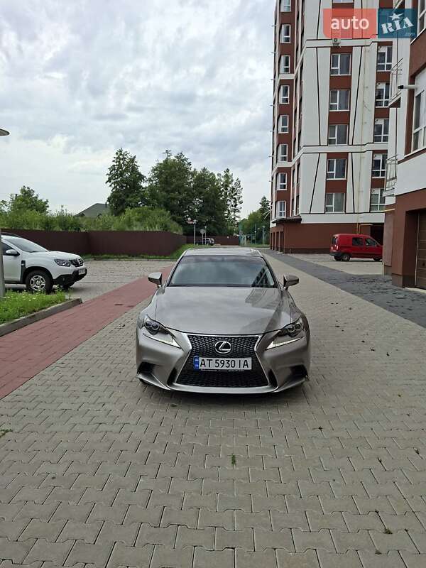 Седан Lexus IS 2013 в Ивано-Франковске