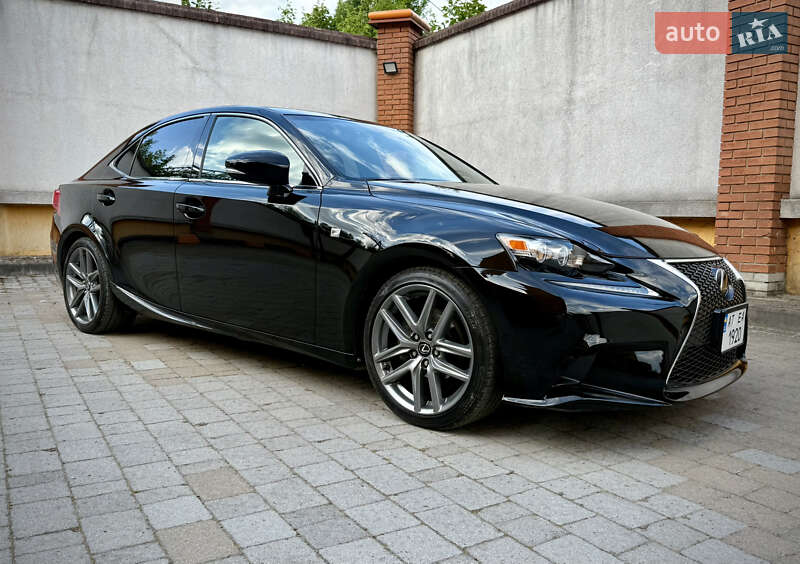 Седан Lexus IS 2015 в Ивано-Франковске