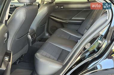 Седан Lexus IS 2014 в 