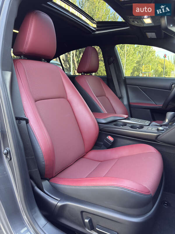Седан Lexus IS 2023 в Одессе