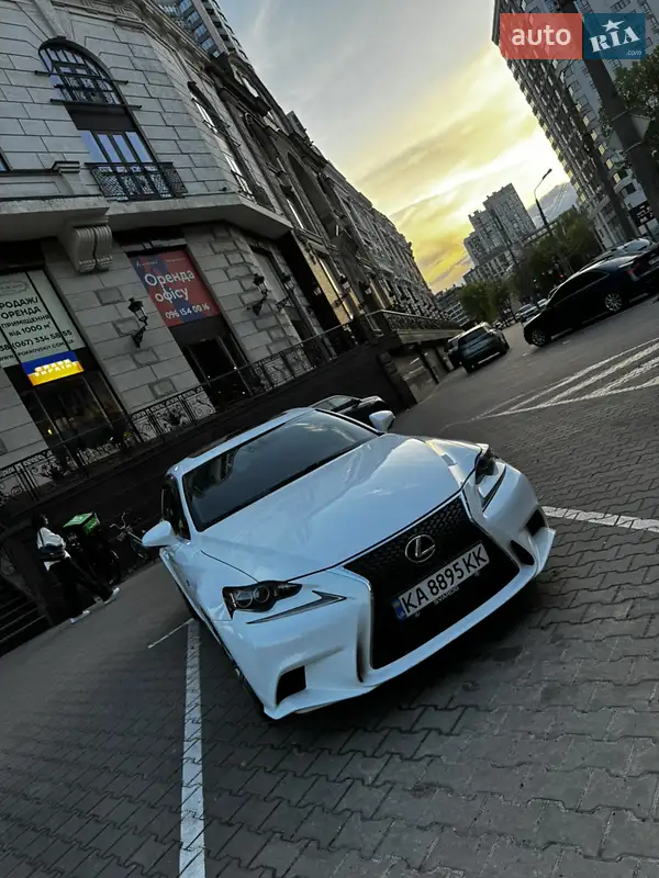 Lexus IS 2015