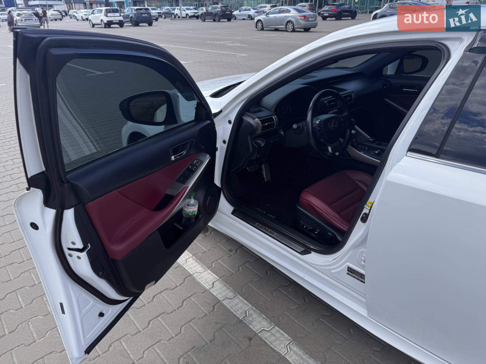 2015 Lexus IS - мініатюра 14