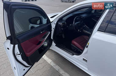 Седан Lexus IS 2015 в 