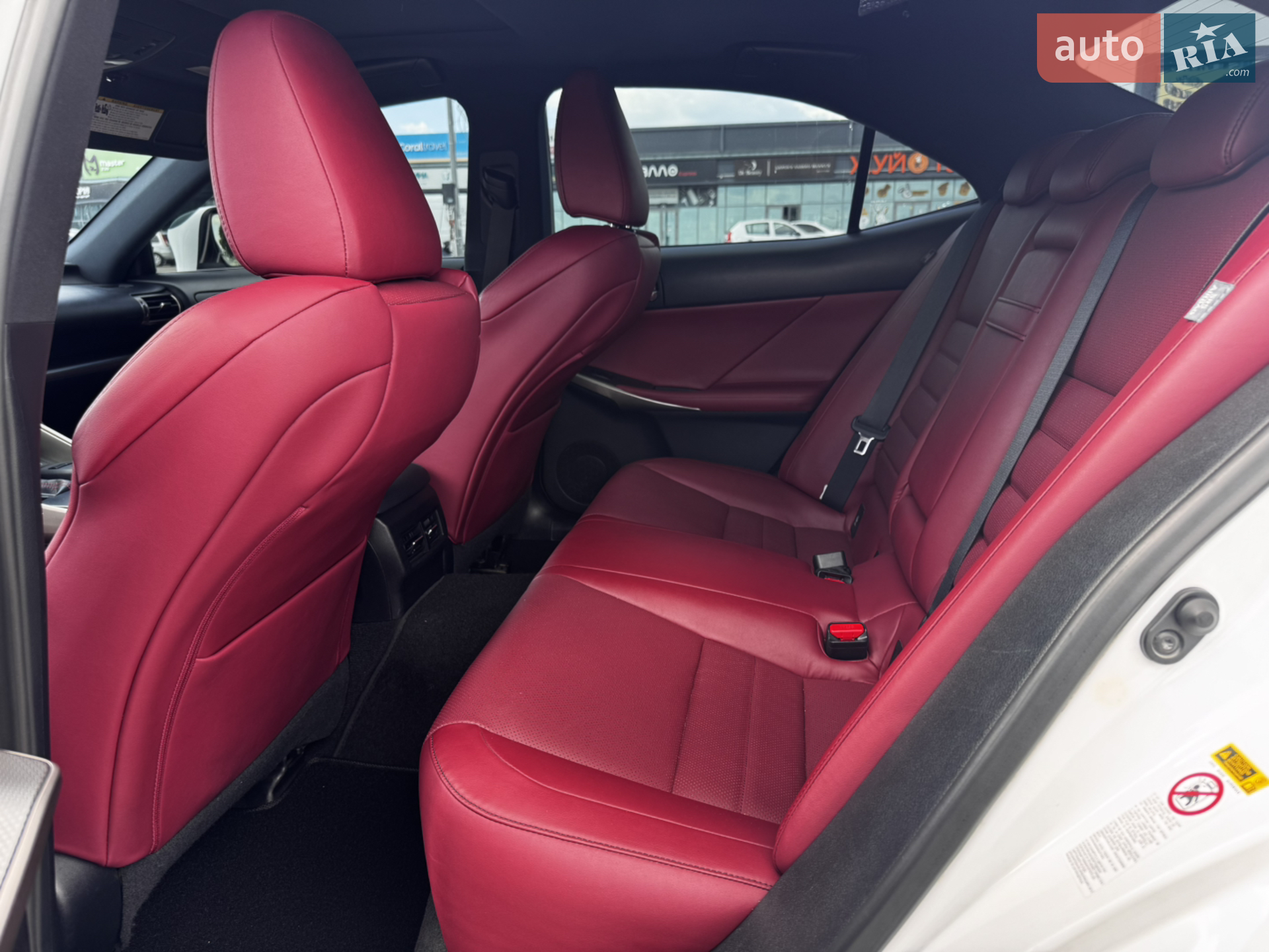 2015 Lexus IS - мініатюра 18