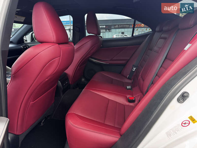 Седан Lexus IS 2015 в Киеве фото 18 Седан Lexus IS 2015 в Киеве
