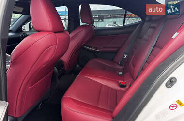 Седан Lexus IS 2015 в 