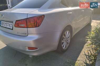 Седан Lexus IS 2007 в Тростянці