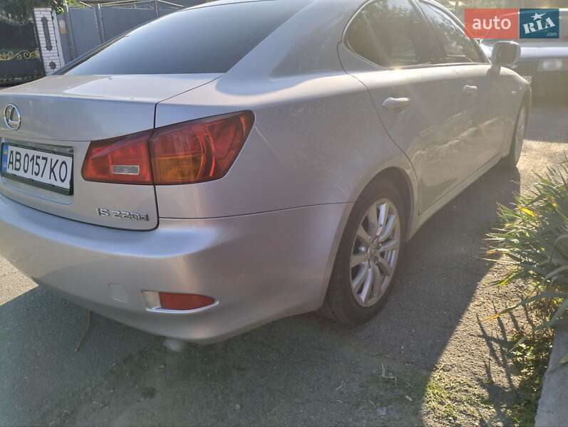 Седан Lexus IS 2007 в Тростянце