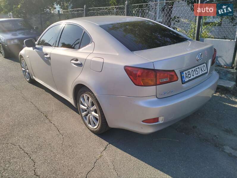 Седан Lexus IS 2007 в Тростянце