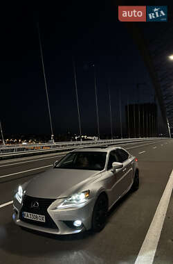 Седан Lexus IS 2015 в Киеве