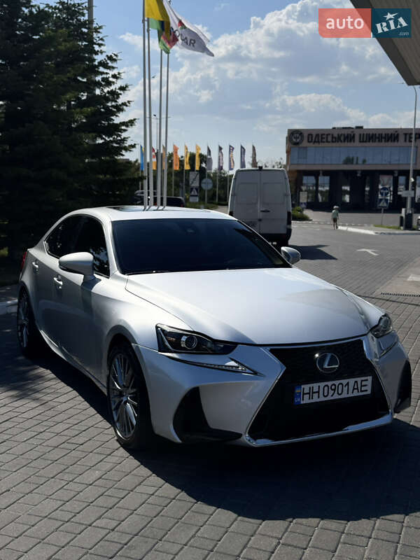 Lexus IS, фото из объявления