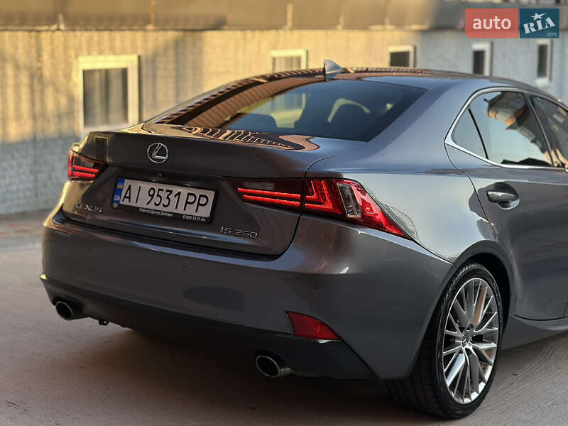Седан Lexus IS 2014 в Киеве