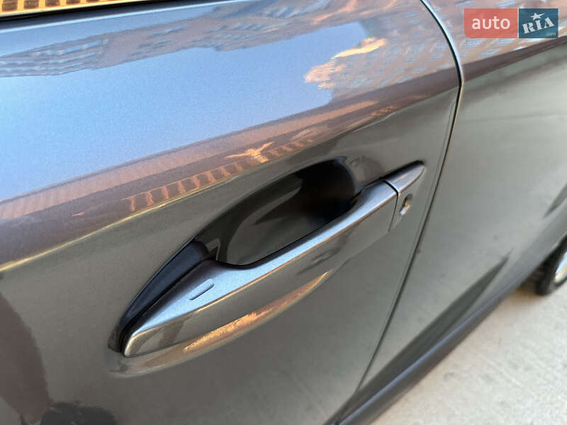 Седан Lexus IS 2014 в Киеве