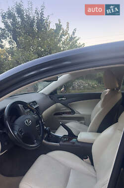Седан Lexus IS 2010 в 