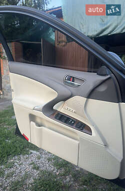 Седан Lexus IS 2010 в 