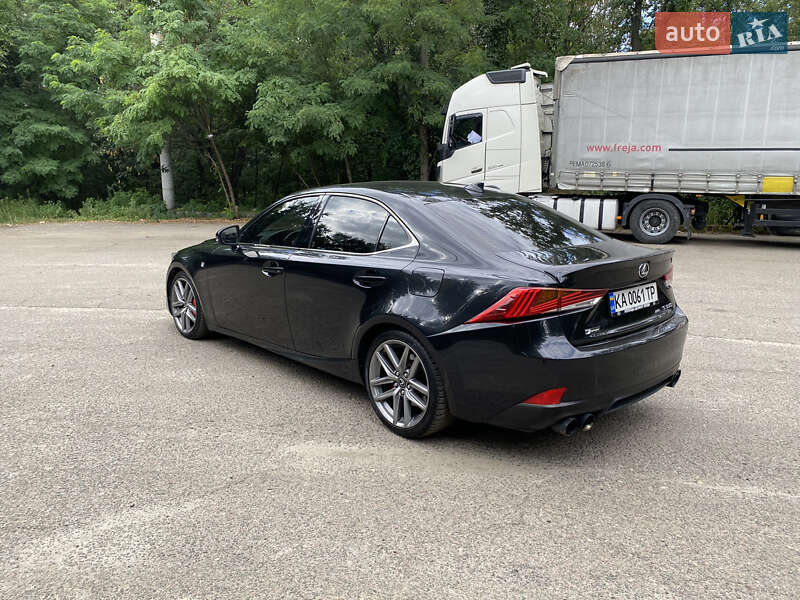 Седан Lexus IS 2018 в Киеве