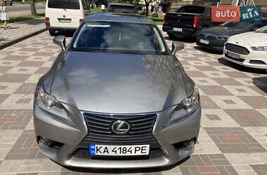 Седан Lexus IS 2015 в 