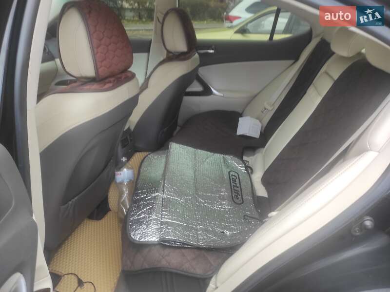 Седан Lexus IS 2010 в Киеве