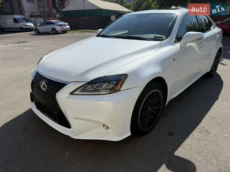 Lexus IS 2011