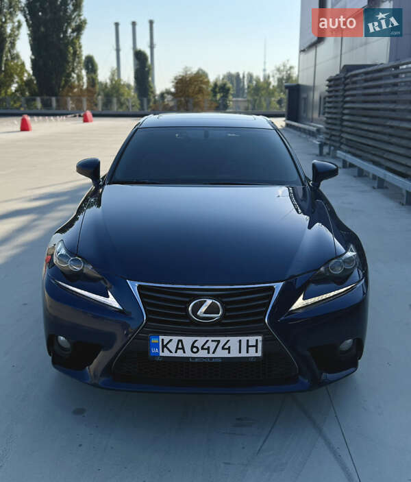 Lexus IS 2013