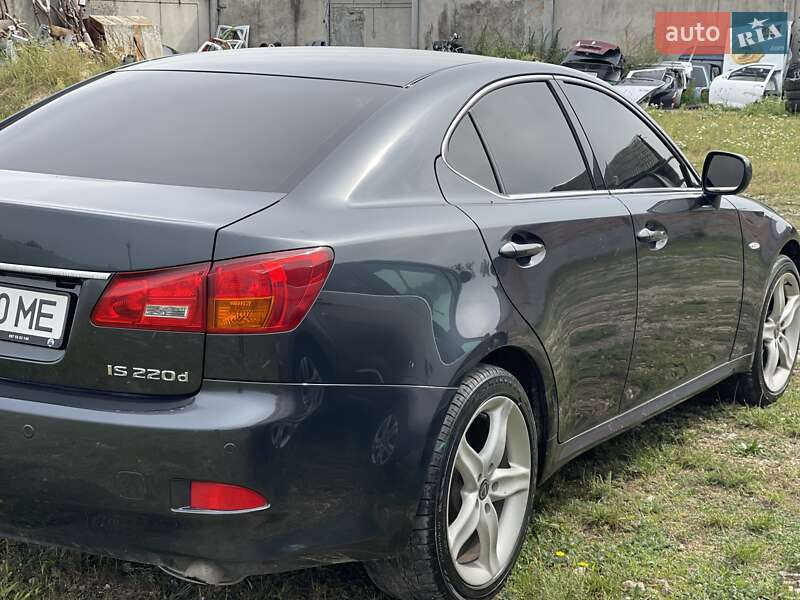 Седан Lexus IS 2006 в 