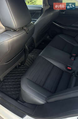Седан Lexus IS 2013 в 