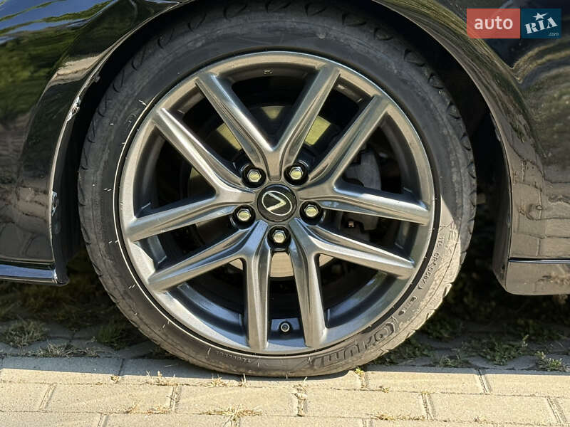 Седан Lexus IS 2014 в Харькове