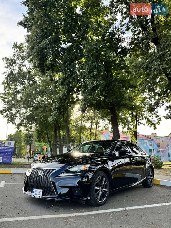 Седан Lexus IS 2015 в Киеве