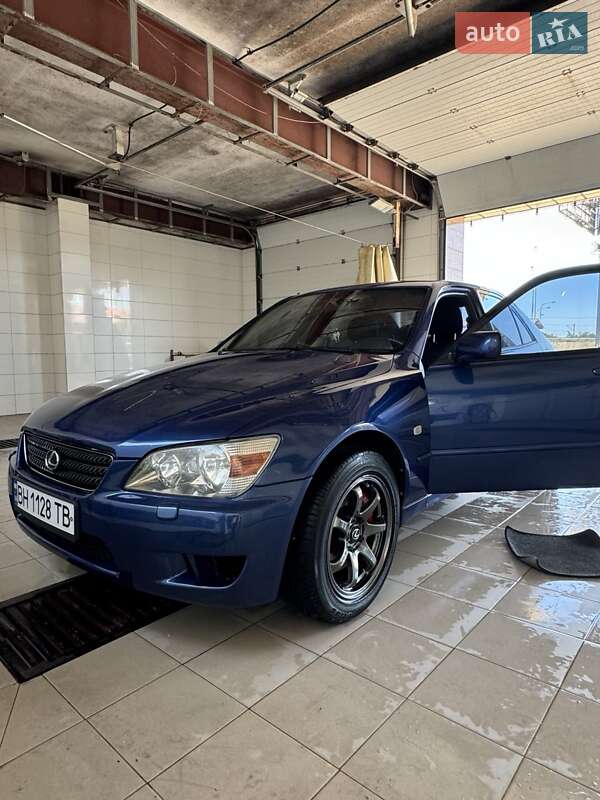 Седан Lexus IS 2001 в Одессе фото 2 Седан Lexus IS 2001 в Одессе