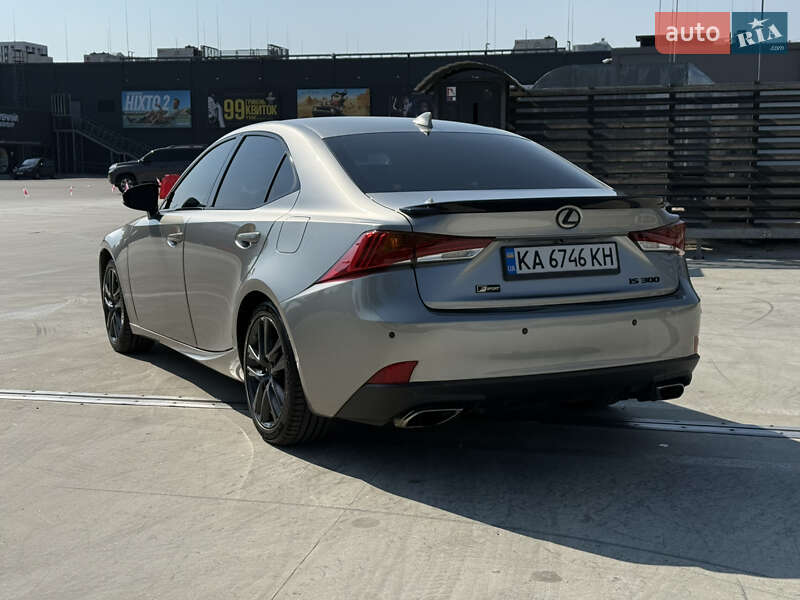 Седан Lexus IS 2018 в Киеве