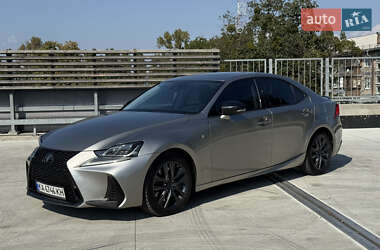 Седан Lexus IS 2018 в Киеве
