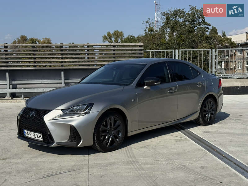 Седан Lexus IS 2018 в Киеве