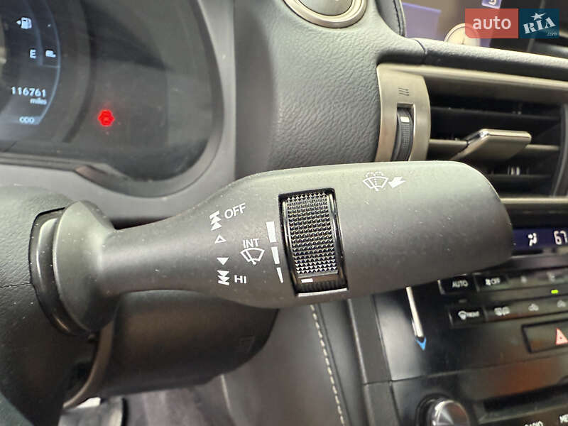 Седан Lexus IS 2013 в Киеве
