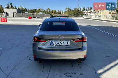 Седан Lexus IS 2014 в 