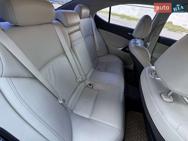 Седан Lexus IS 2011 в Киеве
