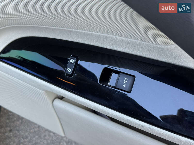 Седан Lexus IS 2011 в Киеве