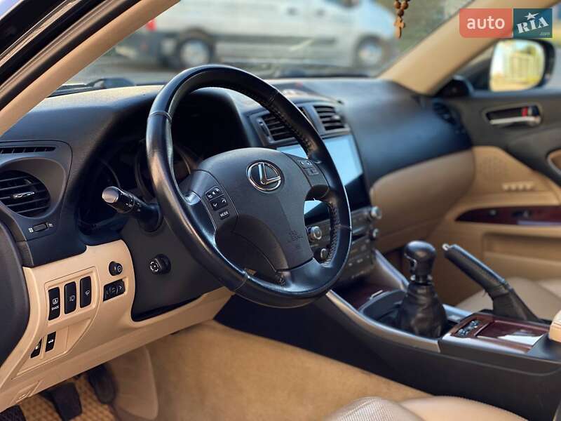 Седан Lexus IS 2007 в Днепре