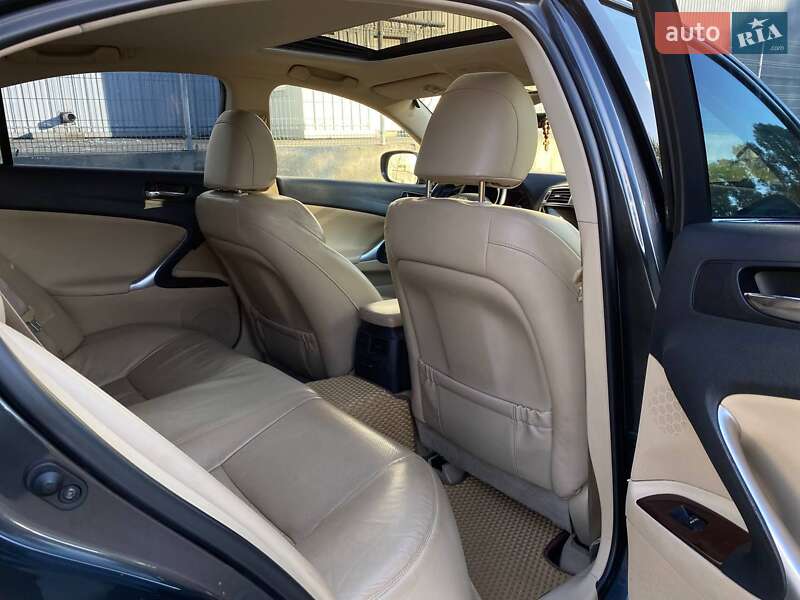 Седан Lexus IS 2007 в Днепре