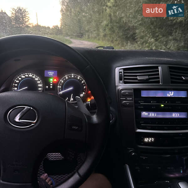 Седан Lexus IS 2007 в Виннице