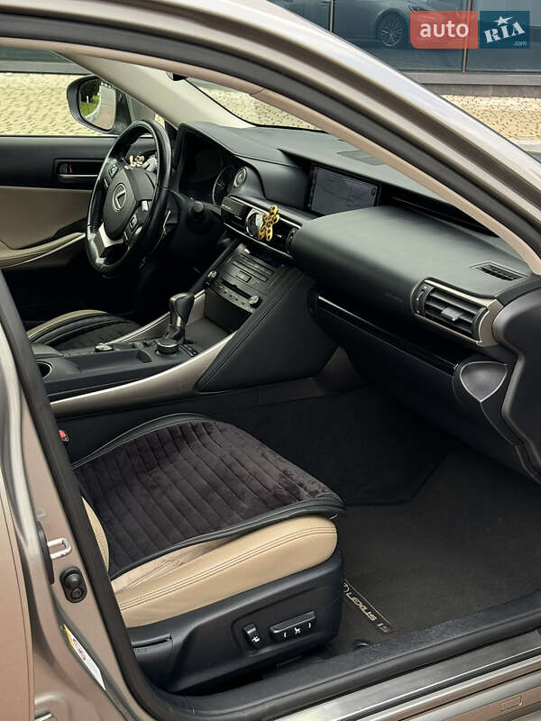 Седан Lexus IS 2017 в Одессе